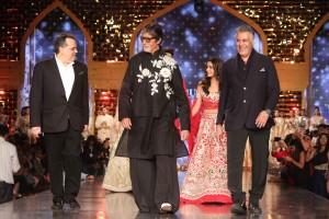 Megastar Amitabh Bachchan,Amitabh Bachchan,Abu Jani,Sandeep Khosla,Amitabh Bachchan walks fashion ramp,Amitabh Bachchan fashion ramp,Amitabh Bachchan latest pics,Amitabh Bachchan latest images,Amitabh Bachchan latest photos,Amitabh Bachchan latest stills