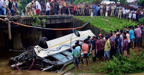 There were 44 passengers in the bus. While nine died on the spot, two succumbed at a hospital here. Vijayawada Accident,Vijayawada bus Accident,bus Accident,bus Accident in Andhra,Krishna district,canal,Vijayawada bus Accident pics,Vijayawada bus Accident images,Vijayawada bus Accident photos,Vijayawada bus Accident stills,Vijayawada bus Accident pictur