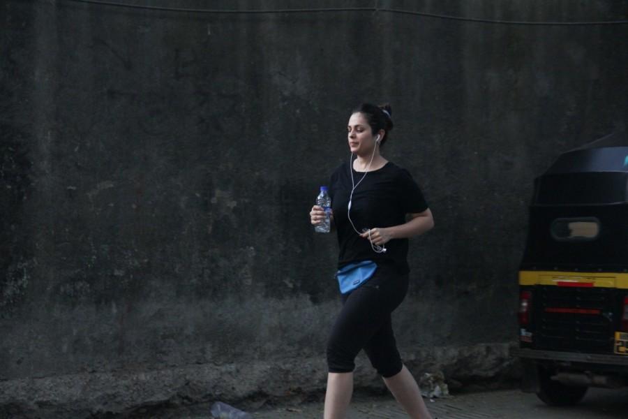 Bollywood actress Anjana Sukhani spotted at Bandra. Anjana Sukhani,Anjana Sukhani at Bandra,Anjana Sukhani pics,Anjana Sukhani images,Anjana Sukhani photos,Anjana Sukhani stills,Anjana Sukhani pictures