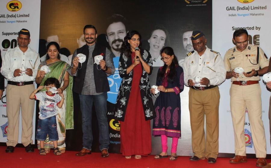 Bollywood actors Vivek Oberoi and Swara Bhaskar during the screening short film Hawa Badlo on February 28, 2017 Vivek Oberoi and Swara Bhaskar,Vivek Oberoi,Swara Bhaskar,Hawa Badlo,Hawa Badlo special screening,Hawa Badlo special screening pics,Hawa Badlo special screening images,Hawa Badlo special screening photos,Hawa Badlo special screening stills,Hawa Badlo spec
