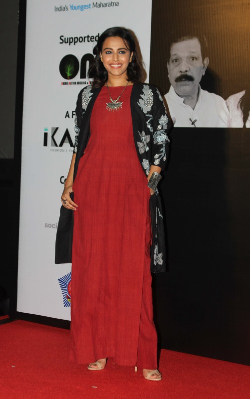 Bollywood actors Vivek Oberoi and Swara Bhaskar during the screening short film Hawa Badlo on February 28, 2017 Vivek Oberoi and Swara Bhaskar,Vivek Oberoi,Swara Bhaskar,Hawa Badlo,Hawa Badlo special screening,Hawa Badlo special screening pics,Hawa Badlo special screening images,Hawa Badlo special screening photos,Hawa Badlo special screening stills,Hawa Badlo spec
