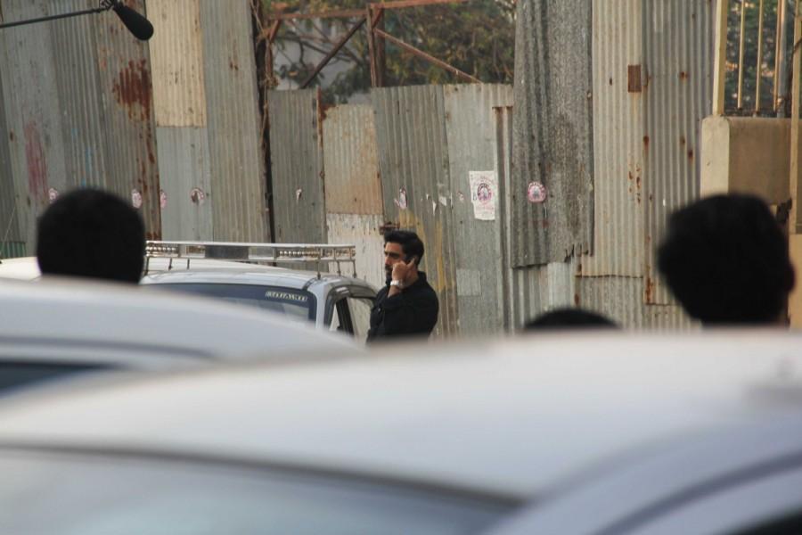 Bollywood actor Amit Sadh spotted at Bandra during the on location shooting of Sarkar 3. Amit Sadh,Amit Sadh spotted at Bandra,Amit Sadh at Bandra,Sarkar 3,bollywood movie Sarkar 3,Sarkar 3 on the sets,Sarkar 3 sets,Amit Sadh on Sarkar 3