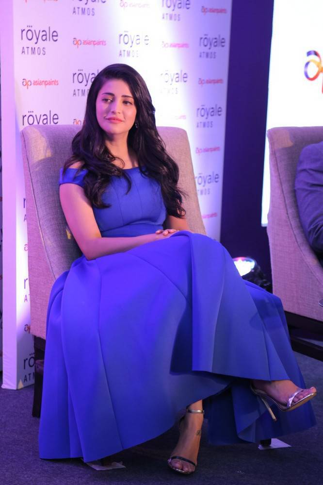 South Indian actress Shruti Haasan at Asian Paints Royale Atmos launch. Shruti Haasan,Asian Paints Royale Atmos launch,Asian Paints,Shruti Haasan latest pics,Shruti Haasan latest images,Shruti Haasan latest photos,Shruti Haasan latest stills,Shruti Haasan latest pictures