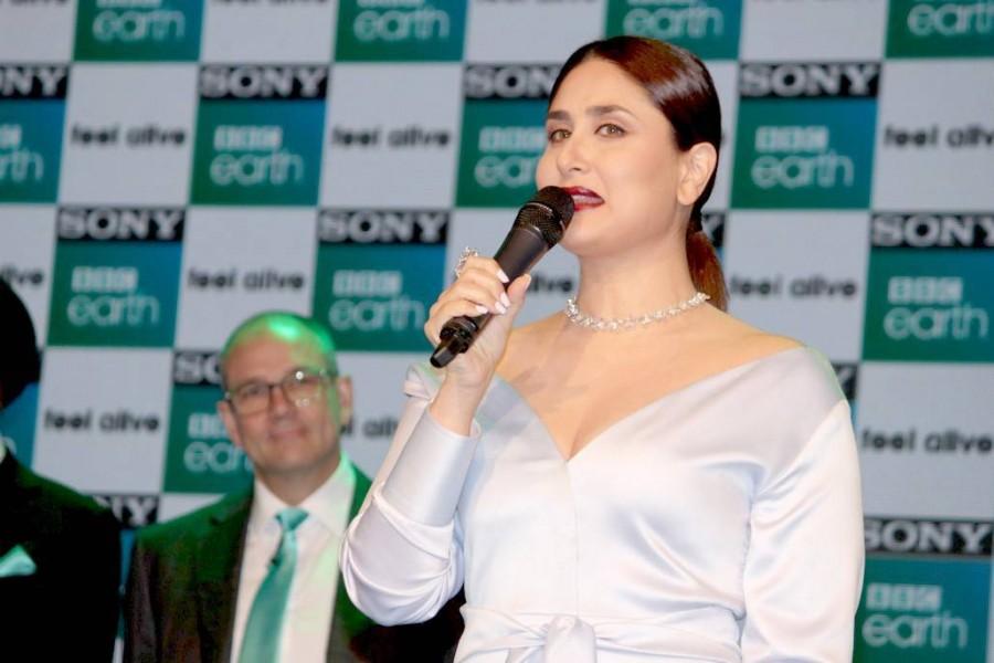 Bollywood actress Kareena Kapoor Khan at Sony BBC Earth Channel Launch. Kareena Kapoor,Kareena Kapoor Khan,actress Kareena Kapoor Khan,Sony BBC Earth Channel Launch,Sony BBC Earth Channel,BBC Earth Channel Launch,BBC Earth Channel,Kareena Kapoor pics,Kareena Kapoor images,Kareena Kapoor photos,Kareena Kapoor stills,Kareena Ka
