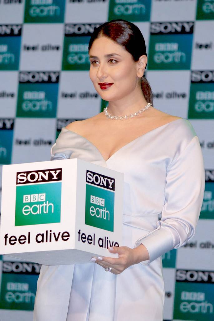 Bollywood actress Kareena Kapoor Khan at Sony BBC Earth Channel Launch. Kareena Kapoor,Kareena Kapoor Khan,actress Kareena Kapoor Khan,Sony BBC Earth Channel Launch,Sony BBC Earth Channel,BBC Earth Channel Launch,BBC Earth Channel,Kareena Kapoor pics,Kareena Kapoor images,Kareena Kapoor photos,Kareena Kapoor stills,Kareena Ka