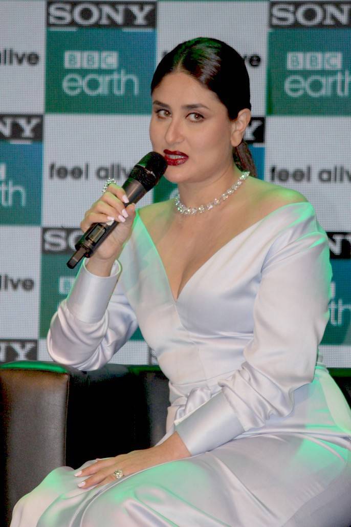 Bollywood actress Kareena Kapoor Khan at Sony BBC Earth Channel Launch. Kareena Kapoor,Kareena Kapoor Khan,actress Kareena Kapoor Khan,Sony BBC Earth Channel Launch,Sony BBC Earth Channel,BBC Earth Channel Launch,BBC Earth Channel,Kareena Kapoor pics,Kareena Kapoor images,Kareena Kapoor photos,Kareena Kapoor stills,Kareena Ka