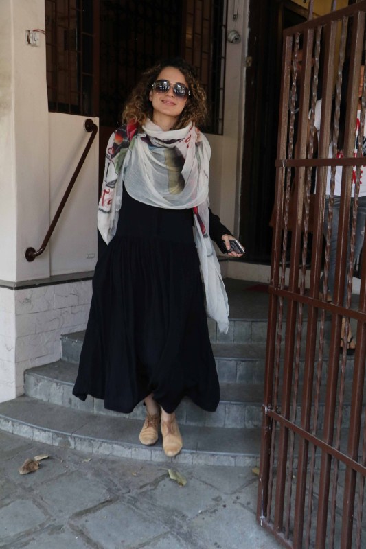 Bollywood actress Kangana Ranaut spotted at Shankar Mahadevan's studio. Kangana Ranaut,actress Kangana Ranaut,Kangana Ranaut at Shankar Mahadevan's studio,Shankar Mahadevan studio,Kangana Ranaut pics,Kangana Ranaut images,Kangana Ranaut photos,Kangana Ranaut pictures