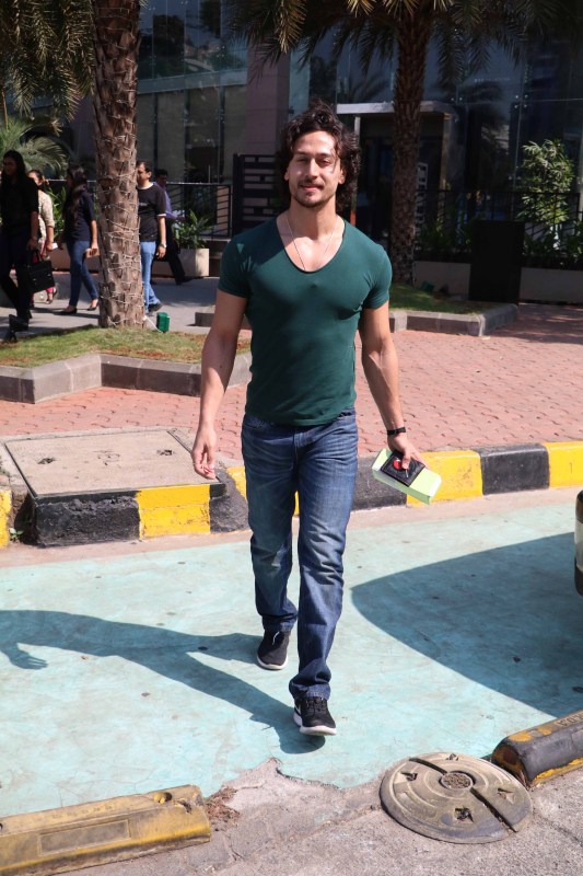 Bollywood actor Tiger Shroff spotted at BKC Yauatcha. Tiger Shroff,Tiger Shroff spotted at BKC Yauatcha,Tiger Shroff at BKC Yauatcha,actor Tiger Shroff,Tiger Shroff latest pics,Tiger Shroff latest images,Tiger Shroff latest photos,Tiger Shroff latest stills,Tiger Shroff latest pictures