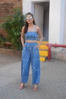 Anushka Sharma and Diljit Dosanjh,Anushka Sharma,Diljit Dosanjh,Anushka Sharma at Mumbai studio,Anushka Sharma spotted at Mumbai studio,Diljit Dosanjh spotted at Mumbai studio,Anushka Sharma pics,Anushka Sharma images,Anushka Sharma photos,Anushka Sharma