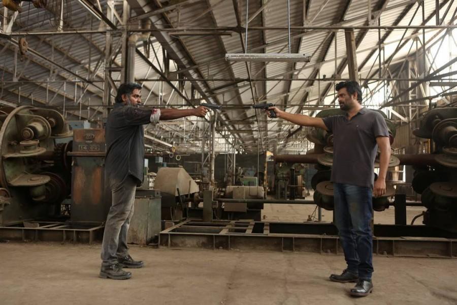 Vijay Sethupathi and Madhavan's Vikram Vedha movie stills - Photos ...