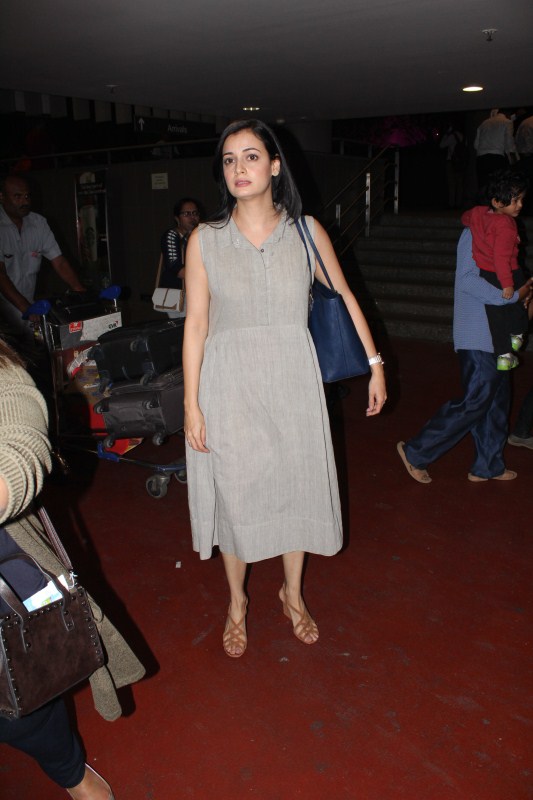 Bollywood actress Dia Mirza spotted at Airport. Dia Mirza spotted at Airport,Dia Mirza at Airport,actress Dia Mirza,Dia Mirza latest pics,Dia Mirza latest images,Dia Mirza latest photos,Dia Mirza latest stills,Dia Mirza latest pictures