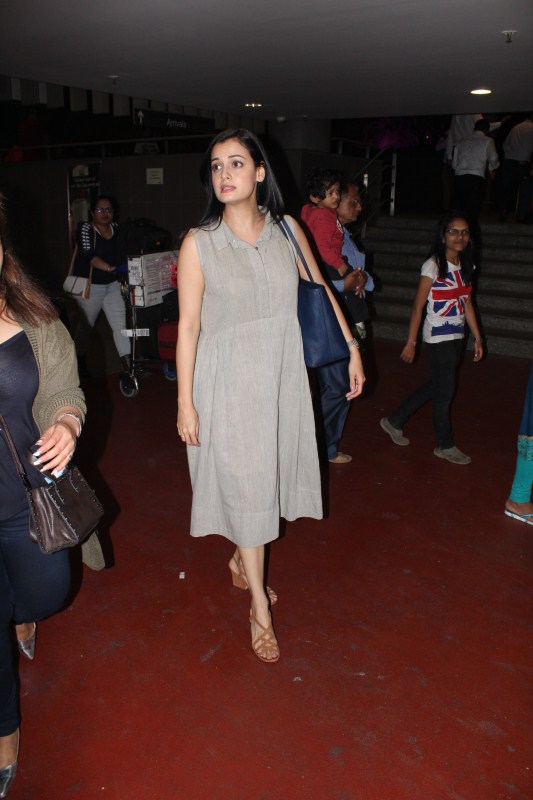 Bollywood actress Dia Mirza spotted at Airport. Dia Mirza spotted at Airport,Dia Mirza at Airport,actress Dia Mirza,Dia Mirza latest pics,Dia Mirza latest images,Dia Mirza latest photos,Dia Mirza latest stills,Dia Mirza latest pictures