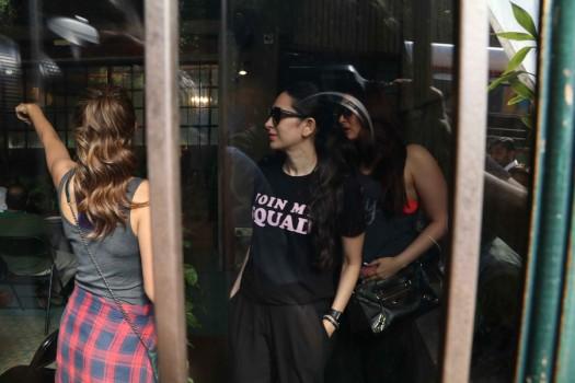 Bollywood actress Kareena Kapoor, Karisma Kapoor and Amrita Arora spotted at Bandra.