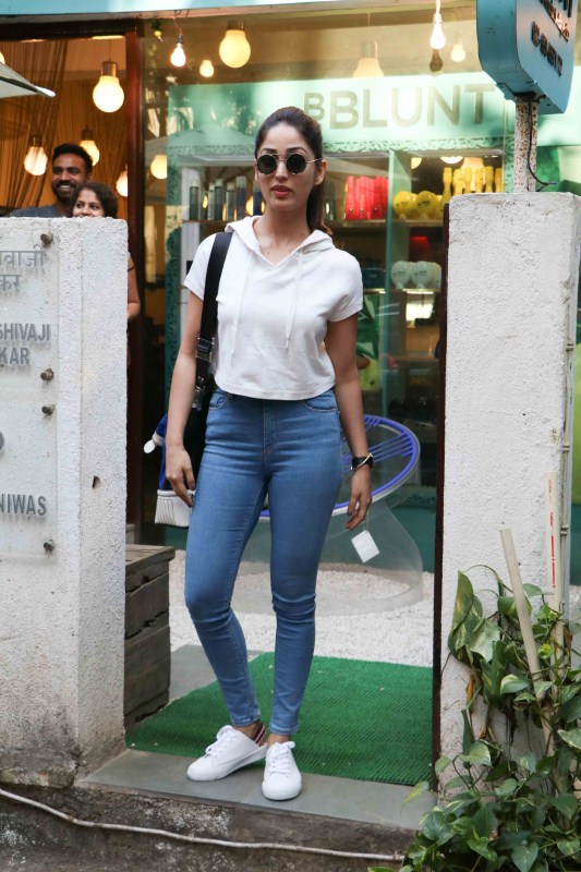 Bollywood actress Yami Gautam spotted at Khar. Yami Gautam spotted at Khar,Yami Gautam at Khar,Yami Gautam latest pics,Yami Gautam latest images,Yami Gautam latest photos,Yami Gautam latest stills,Yami Gautam latest pictures