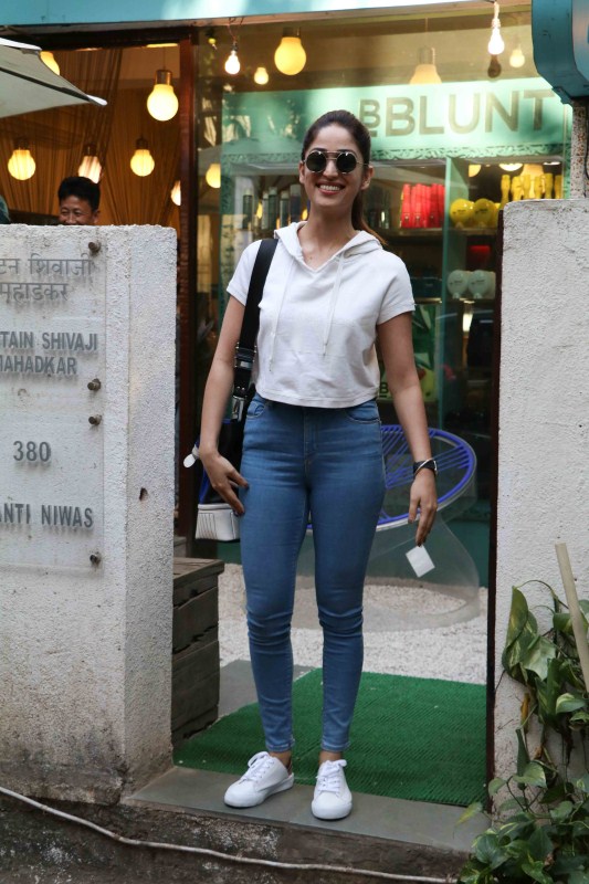 Bollywood actress Yami Gautam spotted at Khar. Yami Gautam spotted at Khar,Yami Gautam at Khar,Yami Gautam latest pics,Yami Gautam latest images,Yami Gautam latest photos,Yami Gautam latest stills,Yami Gautam latest pictures