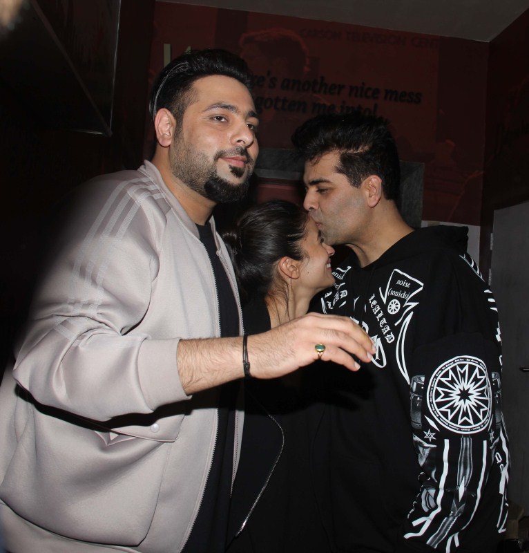 Karan Johar and Alia Bhatt kissed each other in public during Badrinath Ki Dulhania special screening. Karan Johar and Alia Bhatt,Karan Johar and Alia Bhatt kissing,Alia Bhatt and Karan Johar kissing,Alia Bhatt and Karan Johar kissing pics,Alia Bhatt and Karan Johar kissing images,Alia Bhatt and Karan Johar kissing photos,Alia Bhatt and Karan Johar kissing