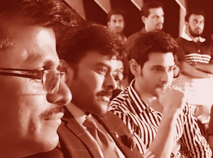 "Chiranjeevi sir visited Mahesh's film set as he was in the same compound shooting for his show 'Meelo Evaru Koteeswarudu'. They exchanged pleasantries and had a brief chat. Mahesh wished Chiranjeevi sir for the success of 'Khaidi No 150'," a source from the film's unit told IANS. Megastar Chiranjeevi,Chiranjeevi visits Mahesh Babu,Chiranjeevi visits AR Murugadoss,Chiranjeevi at Mahesh 23,Mahesh 23,Mahesh 23 on the sets,AR Murugadoss,Mahesh Babu