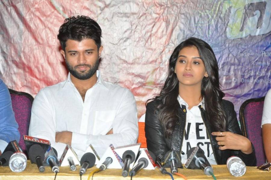 Telugu movie Dwaraka success meet held at Haailand. Celebs like Vijay Devarakonda, Pooja Jhaveri, Pradyumna Chandrapati, Srinivas Ravindra, Prudhviraj and others graced the event. Vijay Devarakonda,Pooja Jhaveri,Dwaraka success meet,Dwaraka success meet pics,Dwaraka success meet images,Dwaraka success meet stills,Dwaraka success meet photos,Dwaraka success meet pictures,Pradyumna Chandrapati,Srinivas Ravindra,Prudhviraj