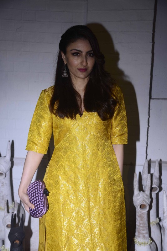 Bollywood actress Soha Ali Khan spotted during the opening of Raw Mango's store, in Mumbai on March 9, 2017. Sonam Kapoor,Soha Ali Khan,Konkona Sen Sharma,Kiran Rao,Raw Mango store launch,Raw Mango store launch pics,Raw Mango store launch images,Raw Mango store launch photos,Raw Mango store launch stills,Raw Mango store launch pictures