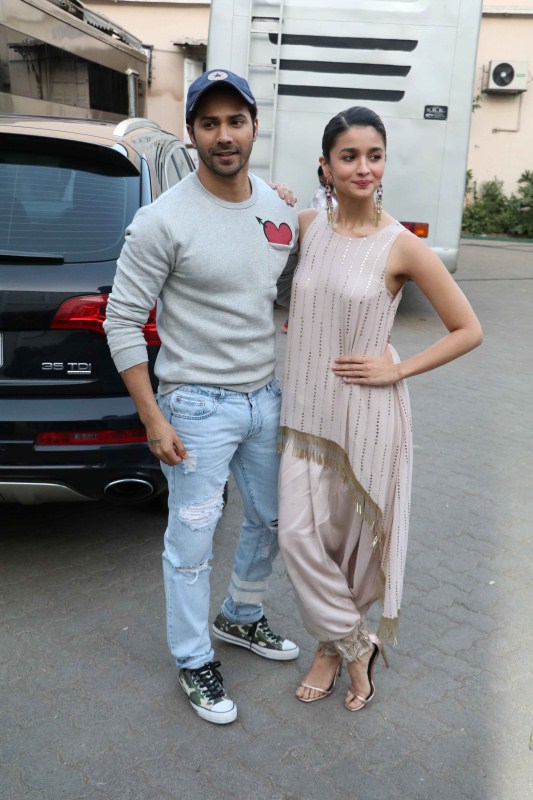 Alia Bhatt and Varun Dhawan,Varun Dhawan and Alia Bhatt,Badrinath Ki Dulhania,Badrinath Ki Dulhania promotion,Badrinath Ki Dulhania movie promotion,Alia Bhatt,Varun Dhawan