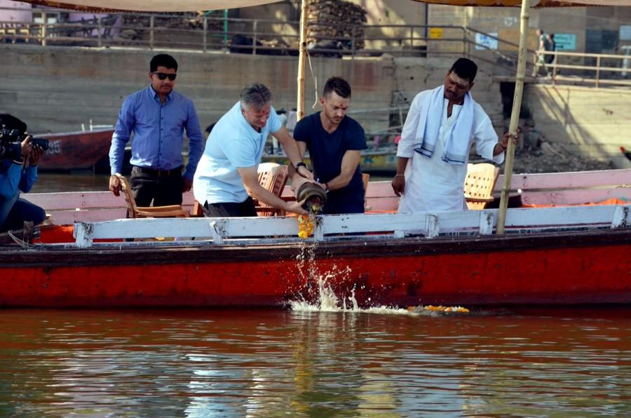 Former Australian cricketer Steve Waugh visited Ganga river to immerse his friend's ashes. His friend was an ISKCON devotee. Steve Waugh,Steve Waugh visits Varanasi,Varanasi,Former Australian cricketer Steve Waugh,Steve Waugh in India,Steve Waugh pics,Steve Waugh images,Steve Waugh photos,Steve Waugh stills,Steve Waugh pictures