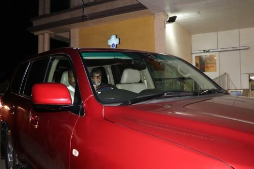 Bollywood actor Amitabh Bachchan visits Aishwarya Rai’s father in Lilavati hospital.