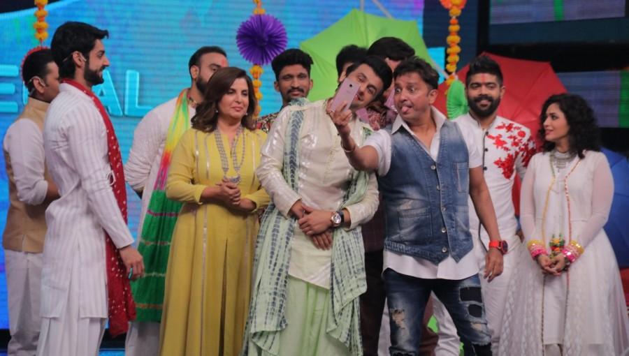 Bollywood singers Sonu Nigam, Sukhwinder Singh and filmmaker Farah Khan on the sets of singing reality show Indian Idol season 9 in Mumbai on March 7, 2017. The episode with Sukhwinder Singh will air on Sunday, 12th March, 8:00PM on Sony Entertainment Television. Sonu Nigam,Farah Khan,Sukhwinder Singh,Indian Idol,Indian Idol season 9,singing reality show,Indian Idol 9