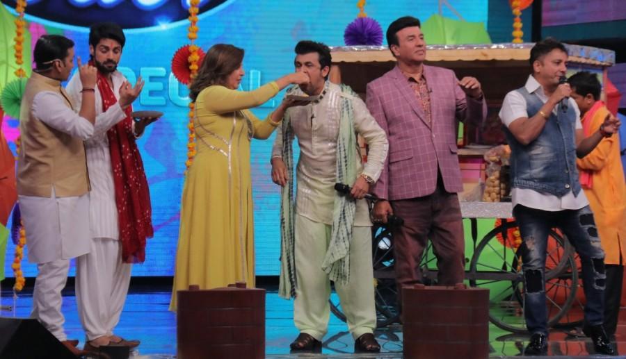 Bollywood singers Sonu Nigam, Sukhwinder Singh and filmmaker Farah Khan on the sets of singing reality show Indian Idol season 9 in Mumbai on March 7, 2017. The episode with Sukhwinder Singh will air on Sunday, 12th March, 8:00PM on Sony Entertainment Television. Sonu Nigam,Farah Khan,Sukhwinder Singh,Indian Idol,Indian Idol season 9,singing reality show,Indian Idol 9