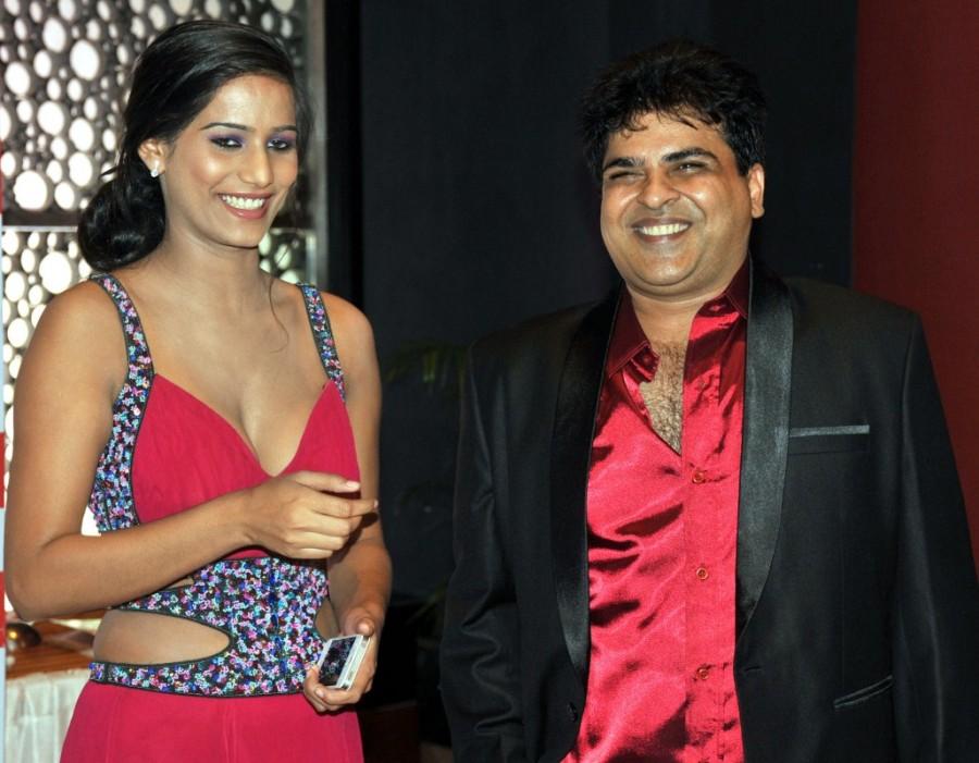 Poonam Pandey & Chandrakant Singh. Suresh Verma,Shweta Bharadwaj,Sandeepa Dhar,Chandrakant Singh,Poonam Pandey