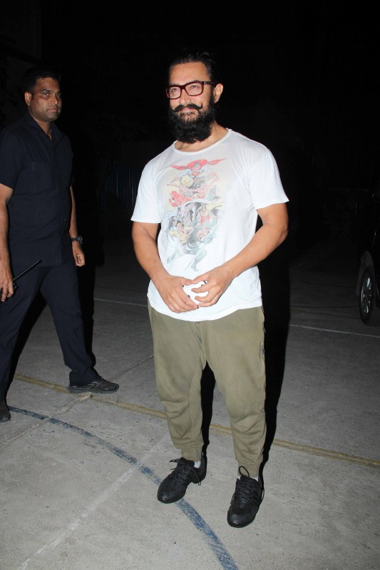 Bollywood actor Aamir Khan spotted at Bandra Rehearsal dance along with Shaley Lobo. Aamir Khan,Aamir Khan spotted at Bandra,Shaley Lobo,Aamir Khan at Bandra,Aamir Khan pics,Aamir Khan images,Aamir Khan photos,Aamir Khan stills,Aamir Khan pictures