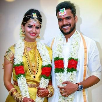 South Indian Actress Anandhi who acted in films like STR's Vaalu and Bala's Thaarai Thappattai entered wedlock with a businessman Ajay in Andhra.