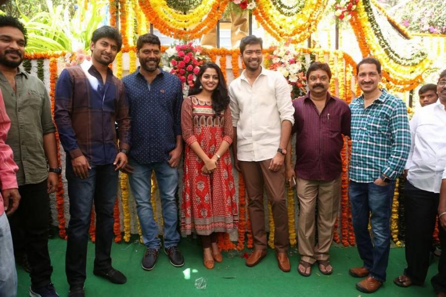 Allari Naresh-Meda Meeda Abbayi movie launched in Hyderabad. Celebs like Nani, Nikhila Vimal and others graced the event. Allari Naresh-Meda Meeda Abbayi Movie Launch Photos,Allari Naresh-Meda Meeda Abbayi Movie Launch Photo Gallery,Allari Naresh-Meda Meeda Abbayi Movie Launch Stills,Allari Naresh-Meda Meeda Abbayi Movie,Meda Meeda Abbayi Movie,Allari Naresh,Nikhila Vimal,Na