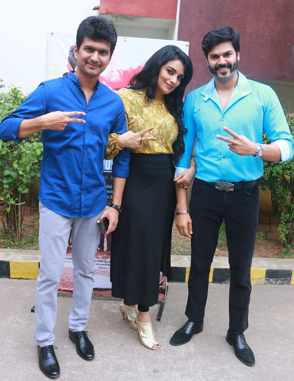 Tamil movie Inayathalam audio launch and Press Meet held at Chennai. Celebs like Ganesh Venkatraman, Swetha Menon, Erode Mahesh, YG Mahendran, Arrol Corelli, G. Koushika, A. Karthick Raja, Uma Shankar, Magizh Thirumeni, Natty Natraj, Aari, SP Muthuraman, Arivazhagan Venkatachalam, Nisha Krishnan and others graced the event. Inayathalam audio launch,Inayathalam,Inayathalam audio,Ganesh Venkatraman,Swetha Menon,Erode Mahesh,YG Mahendran,Arrol Corelli,G. Koushika,A. Karthick Raja,Uma Shankar,Inayathalam audio launch pics,Inayathalam audio launch images,Inayathalam audio launch