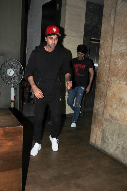 Bollywood actor Ranbir Kapoor spotted at Varun Dhawan's Badrinath Ki Dulhania special screening. Ranbir Kapoor,Varun Dhawan,Badrinath Ki Dulhania special screening,Badrinath Ki Dulhania,Ranbir Kapoor at Badrinath Ki Dulhania special screening,Ranbir Kapoor spotted at Badrinath Ki Dulhania special screening,Badrinath Ki Dulhania special screening pic