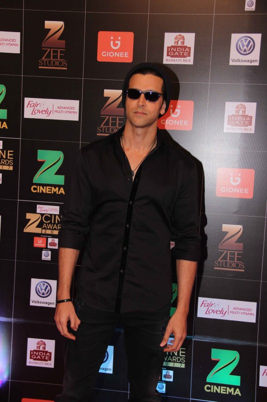 Bollywood actor Hrithik Roshan spotted during the Fair & Lovely Zee Cine Awards 2017 in Mumbai on March 11, 2017. Hrithik Roshan,actor Hrithik Roshan,Hrithik Roshan at Zee Cine Awards 2017,Hrithik Roshan at Zee Cine Awards,Fair and Lovely Zee Cine Awards 2017,Zee Cine Awards 2017,Zee Cine Awards,Zee Cine Awards pics,Zee Cine Awards images,Zee Cine Awards photos,Zee C