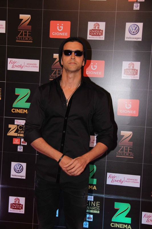 Bollywood actor Hrithik Roshan spotted during the Fair & Lovely Zee Cine Awards 2017 in Mumbai on March 11, 2017. Hrithik Roshan,actor Hrithik Roshan,Hrithik Roshan at Zee Cine Awards 2017,Hrithik Roshan at Zee Cine Awards,Fair and Lovely Zee Cine Awards 2017,Zee Cine Awards 2017,Zee Cine Awards,Zee Cine Awards pics,Zee Cine Awards images,Zee Cine Awards photos,Zee C