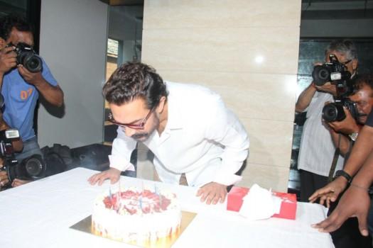 Mr. Perfectionist Aamir Khan's celebrates 52nd birthday with the Media.
