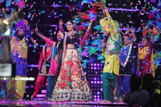 Bollywood actress Anushka Sharma promotes Phillauri on The Voice of India.