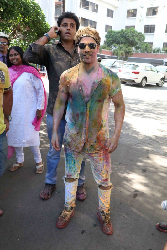 Bollywood actor Varun Dhawan grace the Zoom Holi Party 2017. Varun Dhawan & Alia Bhatt,Varun Dhawan,Alia Bhatt,Zoom Holi Party 2017,Zoom Holi Party,Zoom Holi Party pics,Zoom Holi Party images,Zoom Holi Party photos,Zoom Holi Party stills,Zoom Holi Party pictures