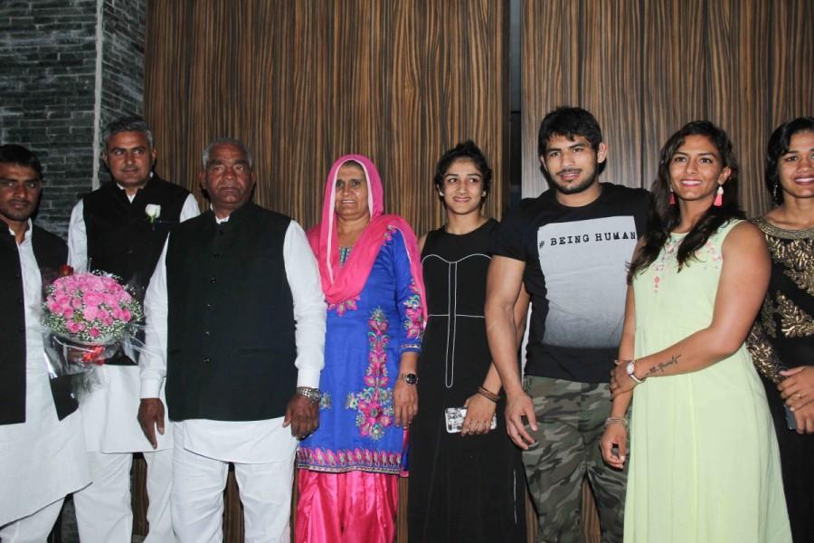 Bollywood actor Aamir Khan celebrates birthday with family, friends. Aamir Khan,Aamir Khan celebrates birthday,Aamir Khan birthday,Aamir Khan birthday celebrations,Aamir Khan birthday celebration pics,Aamir Khan birthday celebration images,Aamir Khan birthday celebration photos,Aamir Khan birthday celebration stills,Aamir