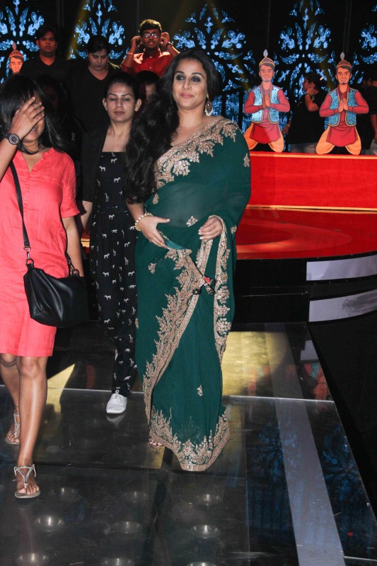 Bollywood actor Vidya Balan with singer Badshah and music composer Shekhar Ravjiani spotted on the sets of singing reality show Dil Hai Hindustani during the promotion of film Begum Jaan in Mumbai on March 14, 2017. Vidya Balan promotes Begum Jaan,Vidya Balan,Begum Jaan,Dil Hai Hindustani,Vidya Balan on Dil Hai Hindustani,singing reality show,Dil Hai Hindustani reality show,reality show,Vidya Balan pics,Vidya Balan images,Vidya Balan photos,Vidya Balan stills,Vidya B