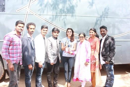 South Indian actress Nayanthara recieves Raindropss Women Achiever Award.