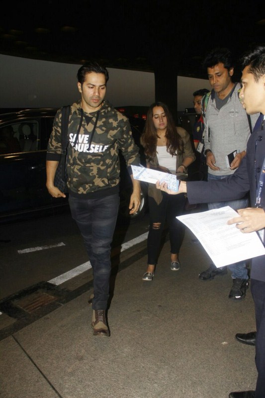 Bollywood actor Varun Dhawan and rumoured girlfriend Natasha Dalal depart for holidays. Varun Dhawan,Natasha Dalal,Varun Dhawan and Natasha Dalal,Varun Dhawan girlfriend Natasha Dalal,Varun Dhawan and rumoured girlfriend Natasha Dalal,Varun Dhawan and Natasha Dalal pics,Varun Dhawan and Natasha Dalal images,Varun Dhawan and Natasha Dalal pho