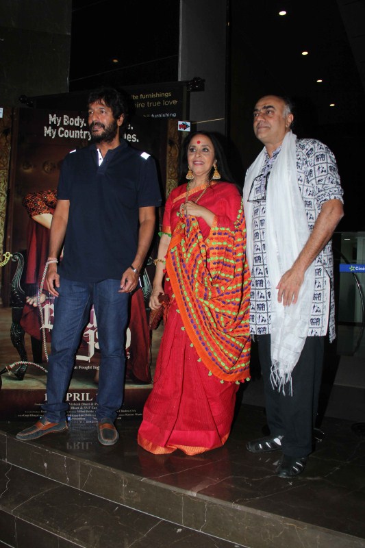 Vidya Balan, Gauahar Khan, Pallavi Sharda, Srijit Mukherji, Mukesh Bhatt with son and filmmaker Vishesh Bhatt during the trailer launch of film Begum Jaan in Mumbai on March 14, 2017. Vidya Balan,Gauahar Khan,Pallavi Sharda,Srijit Mukherji,Mukesh Bhatt,Begum Jaan press meet,Begum Jaan press meet pics,Begum Jaan press meet images,Begum Jaan press meet photos,Begum Jaan press meet stills,Begum Jaan press meet pictures