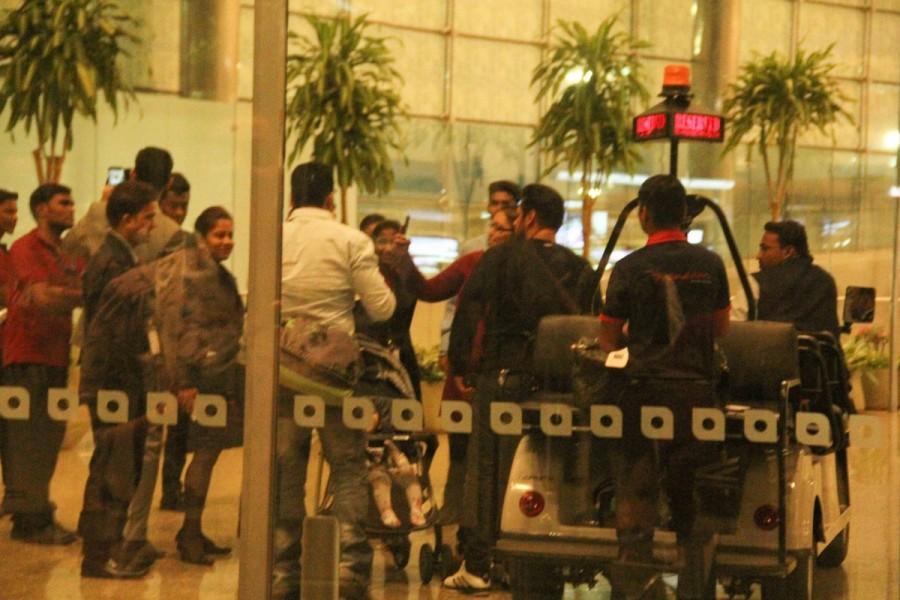 Bollywood actor Salman Khan and Katrina Kaif head for Austria to kick-start Tiger Zinda Hai. Salman Khan and Katrina Kaif,Salman Khan,Katrina Kaif,Tiger Zinda Hai,Tiger Zinda Hai pics,Tiger Zinda Hai images,Salman Khan and Katrina Kaif pics,Salman Khan and Katrina Kaif images,Salman Khan and Katrina Kaif photos,Salman Khan and Katrina Kaif stills