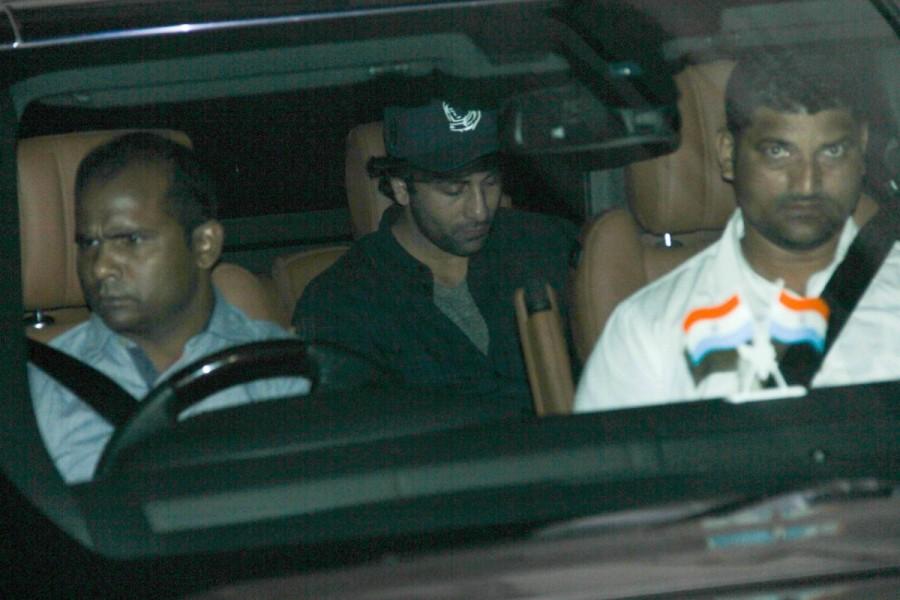 Bollywood actor Ranbir Kapoor spotted at Vidhu Vinod Chopra house. Ranbir Kapoor,actor Ranbir Kapoor,Ranbir Kapoor spotted at Vidhu Vinod Chopra,Vidhu Vinod Chopra