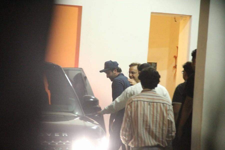 Bollywood actor Ranbir Kapoor spotted at Vidhu Vinod Chopra house. Ranbir Kapoor,actor Ranbir Kapoor,Ranbir Kapoor spotted at Vidhu Vinod Chopra,Vidhu Vinod Chopra