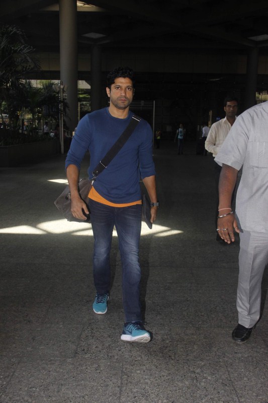 Bollywood actor Farhan Akhtar snapped at Airport. Farhan Akhtar & Lisa Haydon,Farhan Akhtar,Lisa Haydon,Lisa Haydon pics,Lisa Haydon images,Lisa Haydon stills,Lisa Haydon pictures