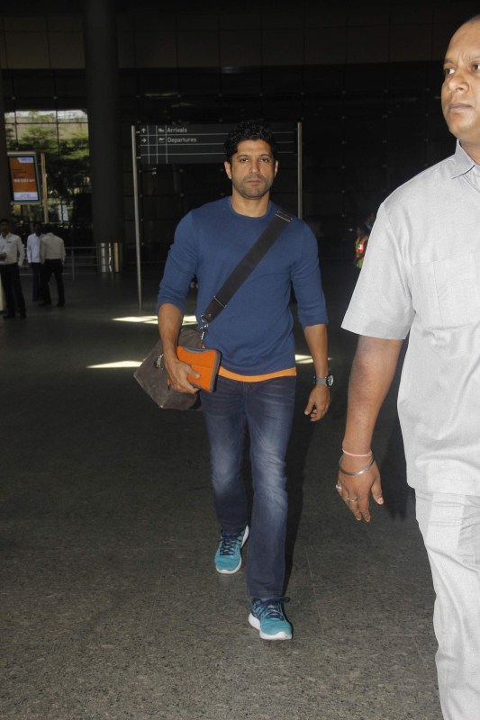 Bollywood actor Farhan Akhtar snapped at Airport. Farhan Akhtar & Lisa Haydon,Farhan Akhtar,Lisa Haydon,Lisa Haydon pics,Lisa Haydon images,Lisa Haydon stills,Lisa Haydon pictures