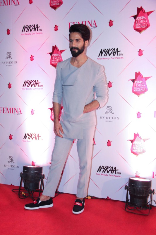 Bollywood actor Shahid Kapoor spotted during the 3rd Edition of Nykaa Femina Beauty Awards 2017 in Mumbai on March 15, 2017. Shahid Kapoor,actor Shahid Kapoor,Shahid Kapoor at 3rd Nykaa Femina Beauty Awards 2017,Shahid Kapoor at 3rd Nykaa Femina Beauty Awards,Shahid Kapoor pics,Shahid Kapoor images,Shahid Kapoor photos,Shahid Kapoor stills,Shahid Kapoor pictures